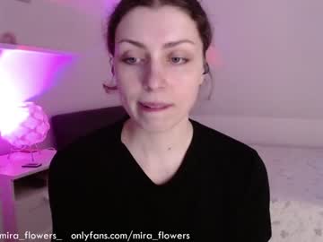 girl Big Tit Cam with mira_flowers